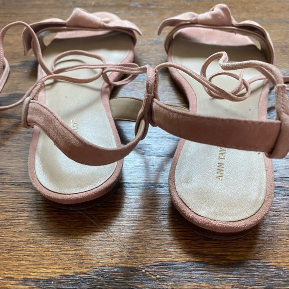 Ann Taylor Galen Lace Up Bow Flat Sandals pink - Picture 8 of 8